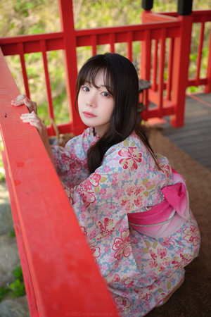 连裤袜包裹的熟女形象